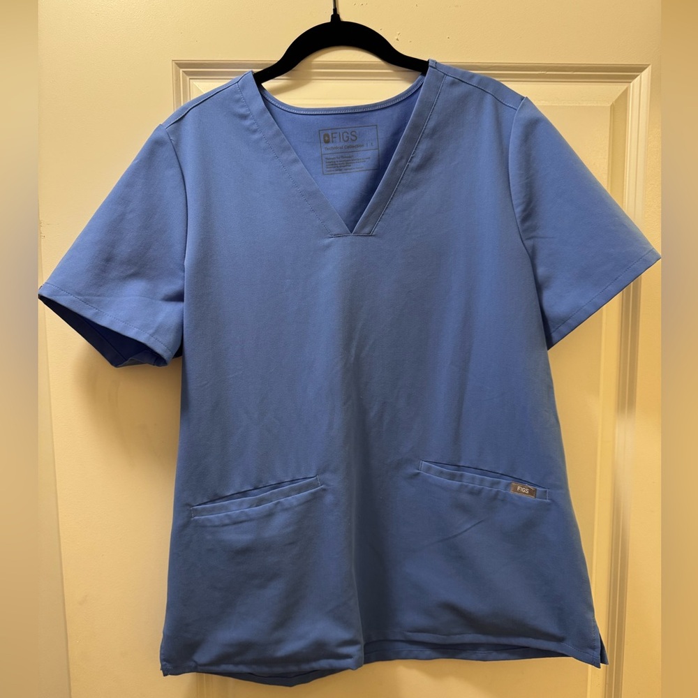 Figs Casma Three-Pocket Scrub Top